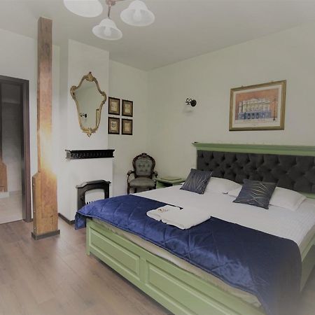 La Curtea Domneasca Hotel Piatra Neamţ Eksteriør billede