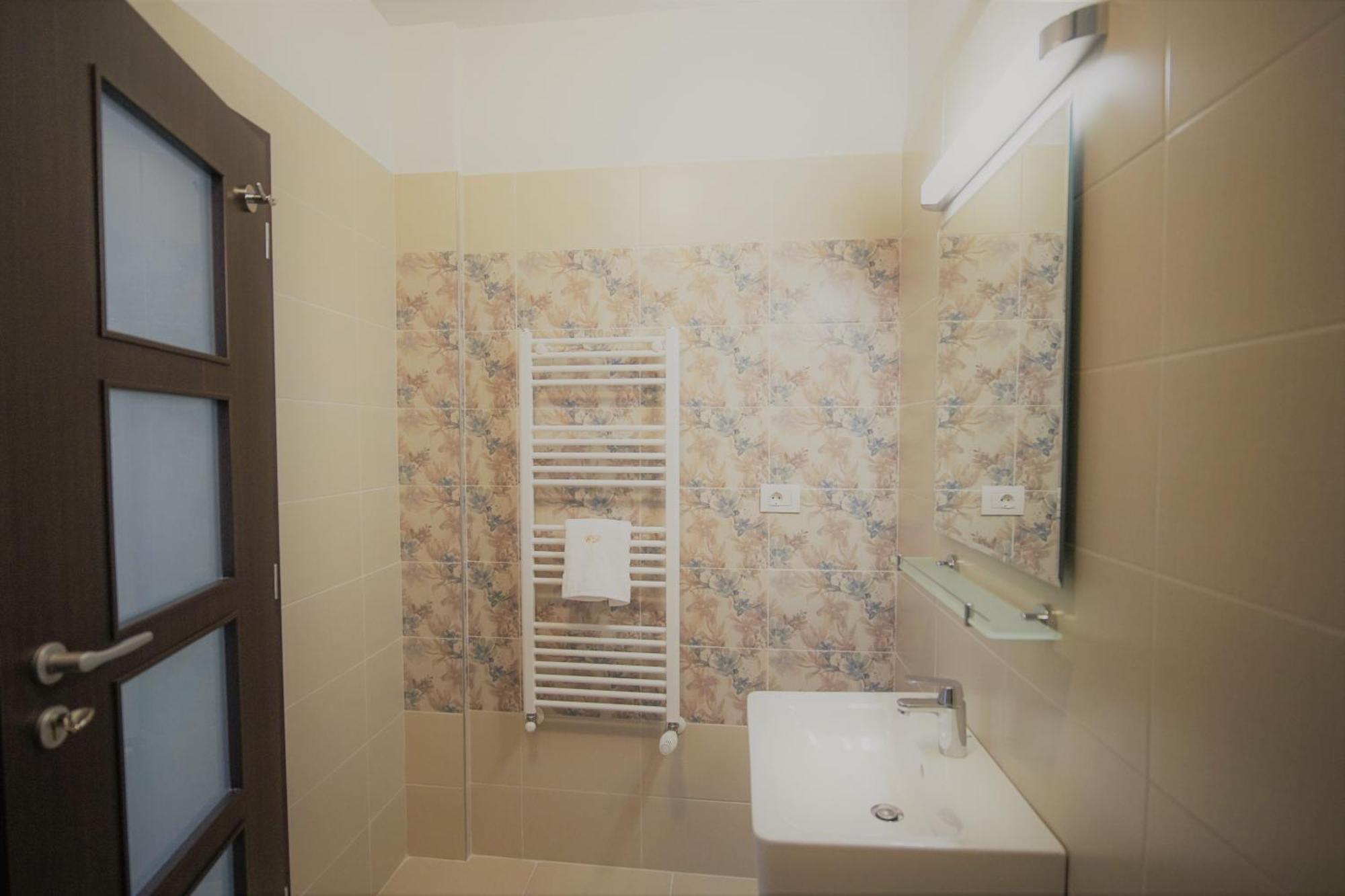 La Curtea Domneasca Hotel Piatra Neamţ Værelse billede