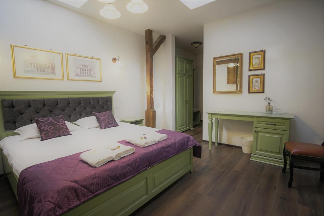 La Curtea Domneasca Hotel Piatra Neamţ Eksteriør billede