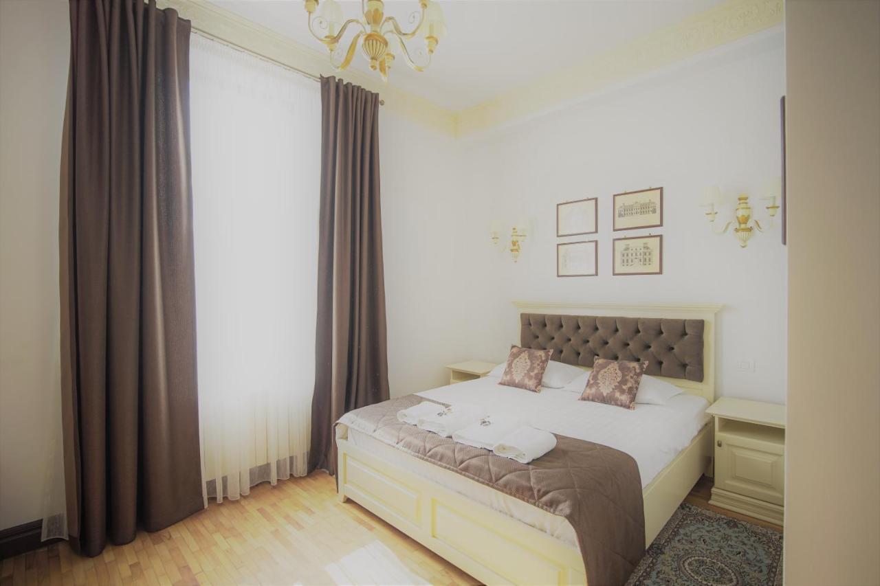 La Curtea Domneasca Hotel Piatra Neamţ Eksteriør billede